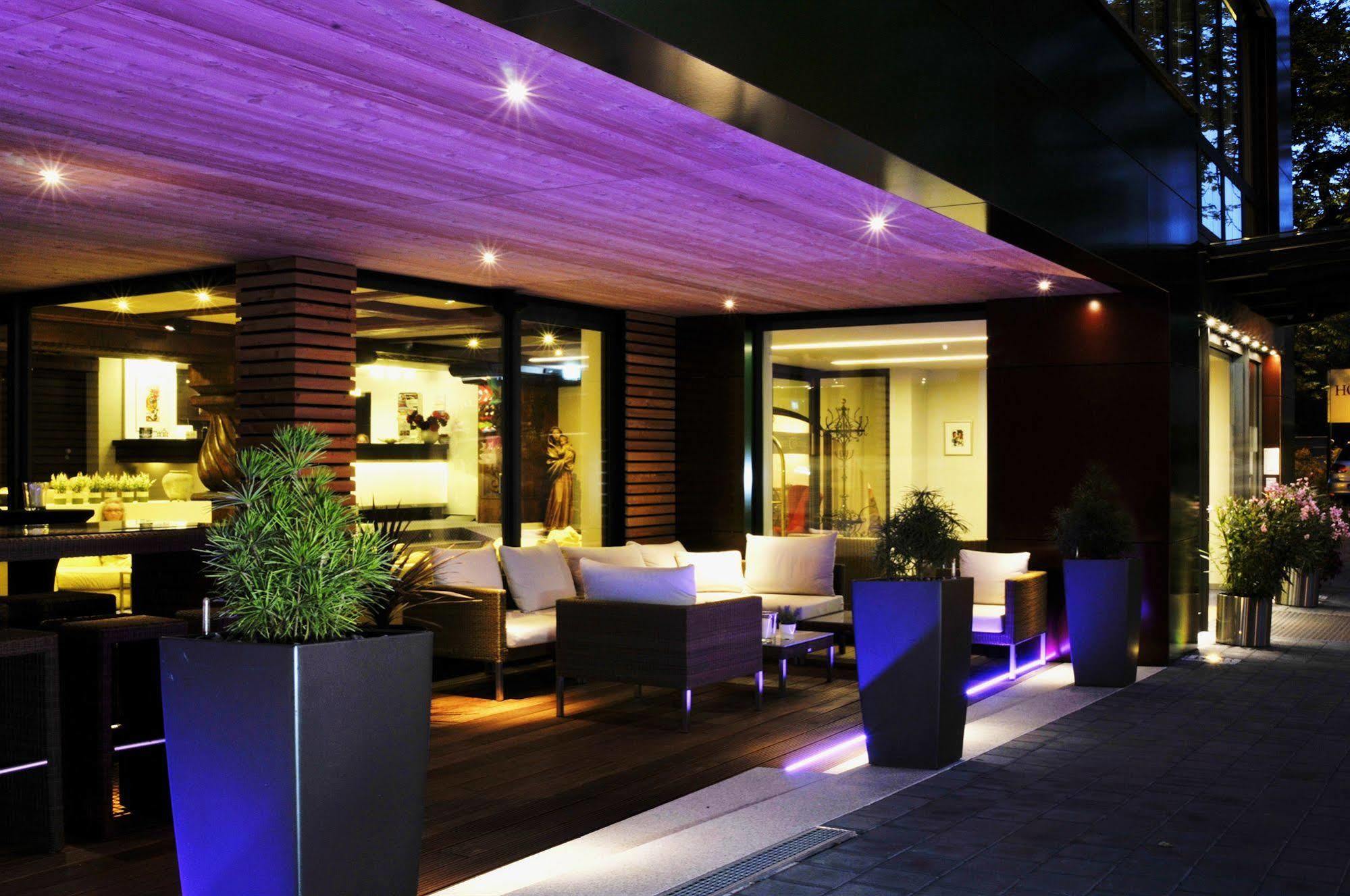Hotel Central Hof  Bagian luar foto